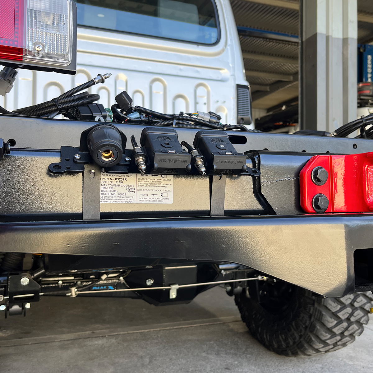 Multi Trailer 3 Plug Bracket Universal 90 x 90 mm Square Towbar