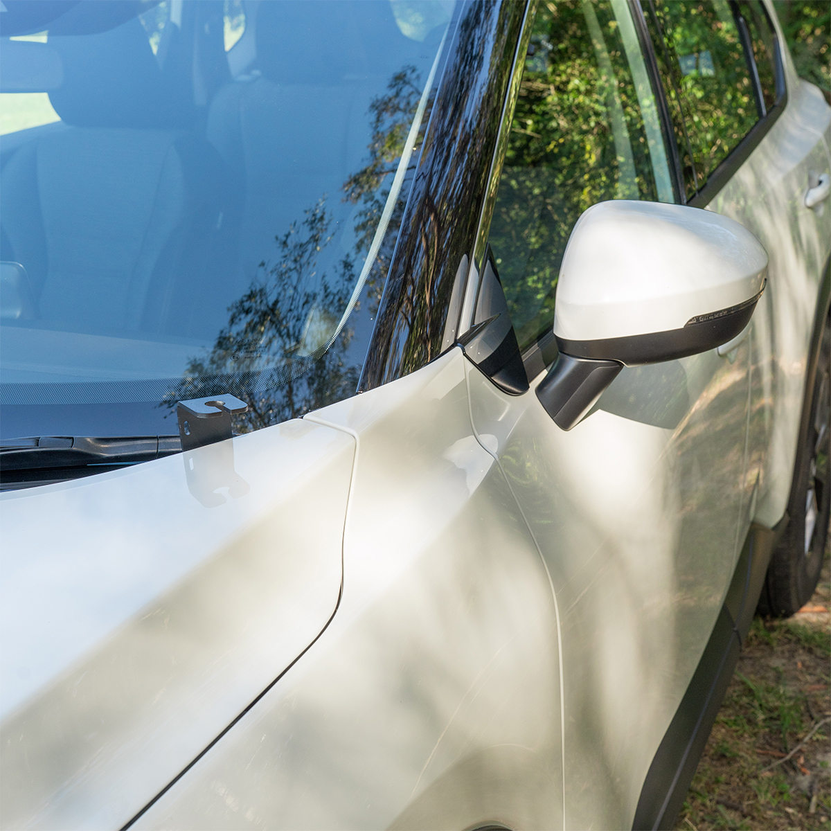 Aerial Bracket - Nissan X-Trail T33 Series - Left-Hand Side Bonnet Hinge Bracket - Image 5